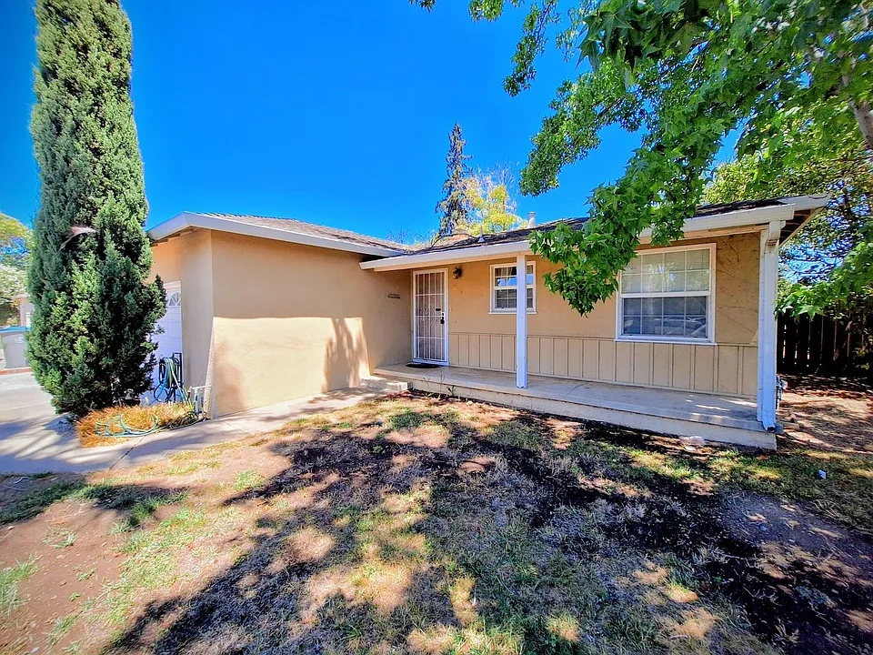 2162 Tamie Ln