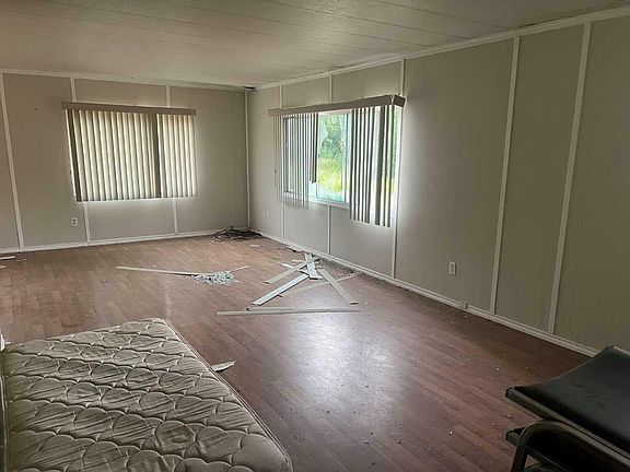 5th image of 2260 Waskway Dr W