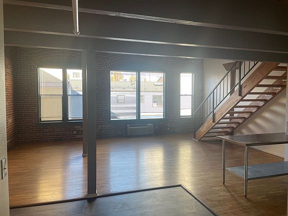 3rd image of 625 NW Everett St APT 346