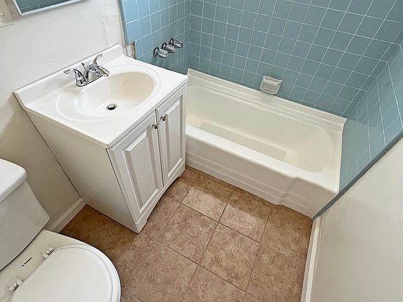 5th image of 1312 W 225th St APT 14