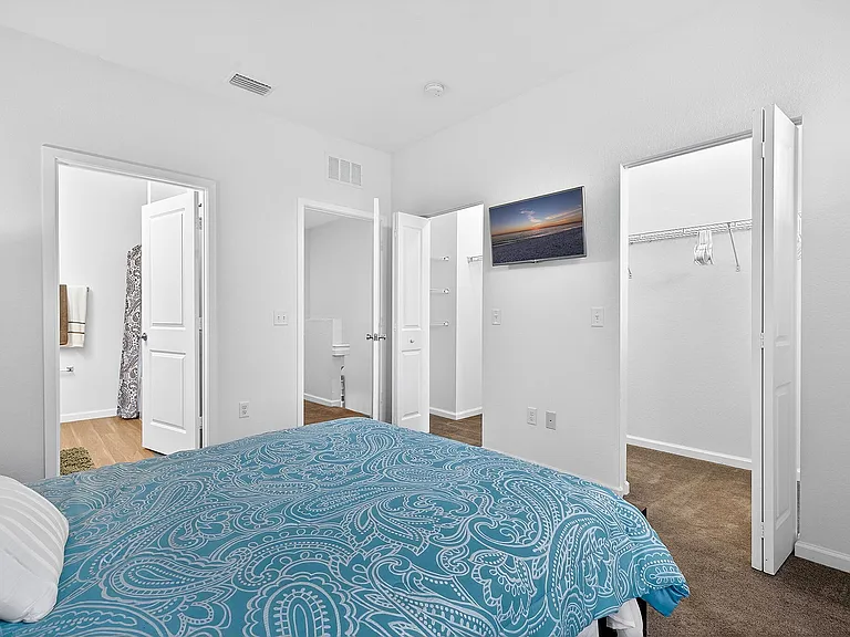 Mirage Bay Apartments — Photo 35