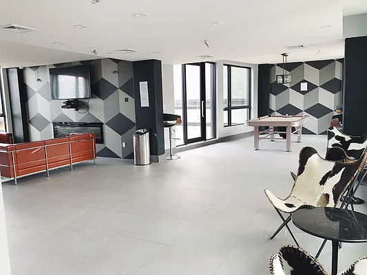 Rented by Manhattan Management LLC | media 18