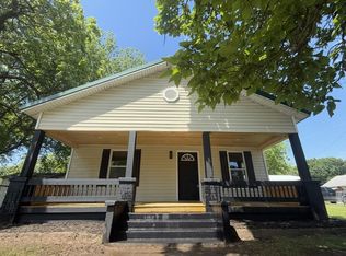 618 E Gentry Ave, Checotah, OK 74426