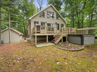11316 Lake Shore Dr, Fife Lake, MI 49633