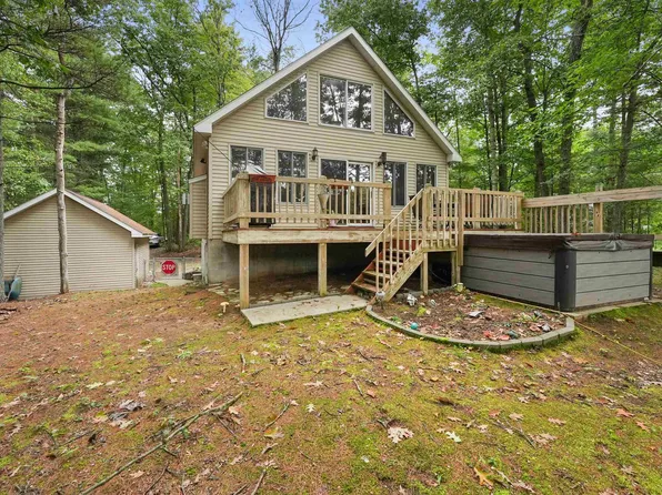 11316 Lake Shore Dr, Fife Lake, MI 49633