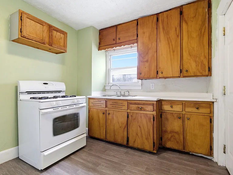 1387 Laffer Ave — Photo 6