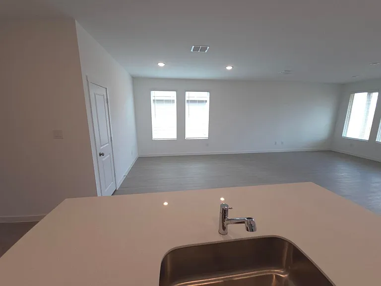 243 Juanita Way — Photo 11