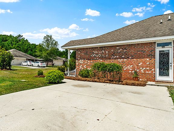 95 Hawthorne Dr (Unit 1)