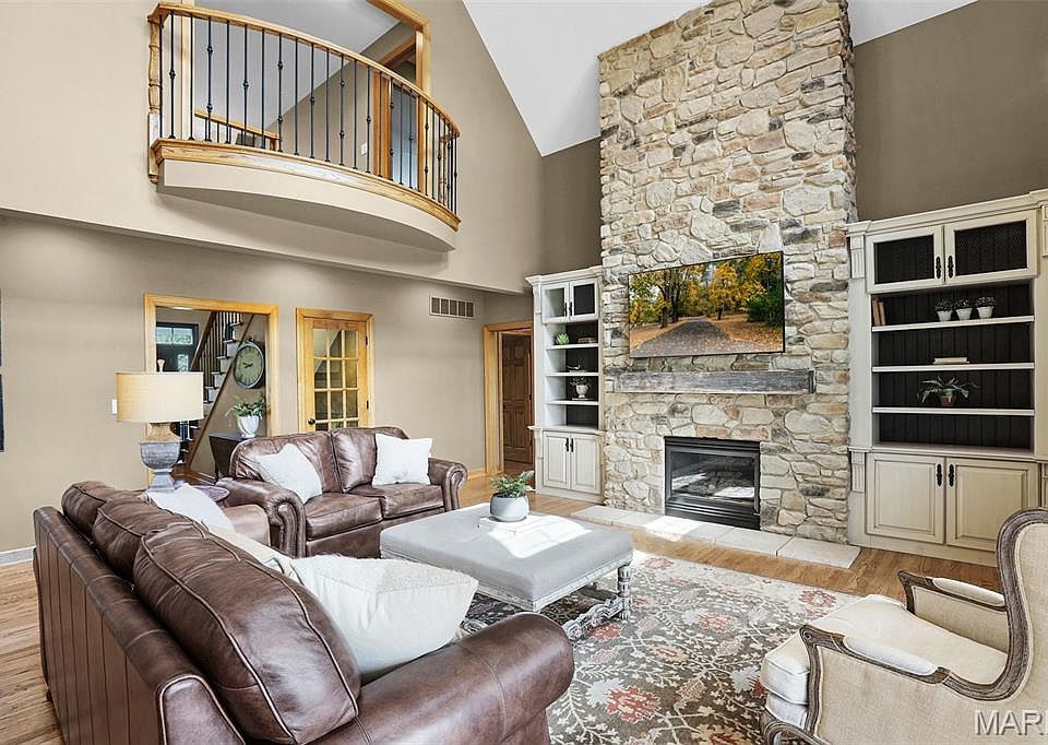 2066 Spring Valley Dr, Washington, MO 63090 | Zillow