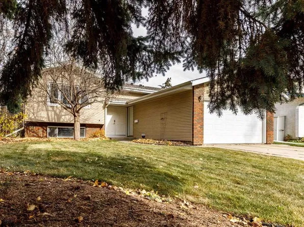 102 S Welton Cres, Red Deer, AB T4N 6B3