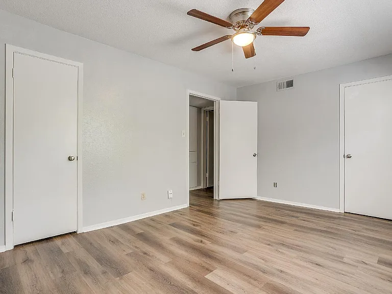 5201 Curzon Ave #5 — Photo 16