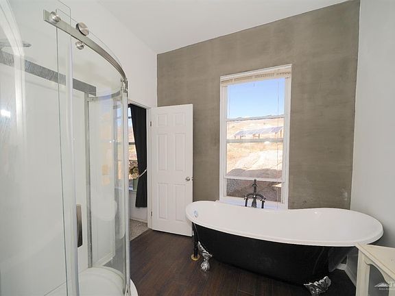 5th image of 1401 Michael Rd