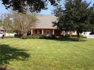 908 N Country Club Ln, Biloxi, MS 39532
