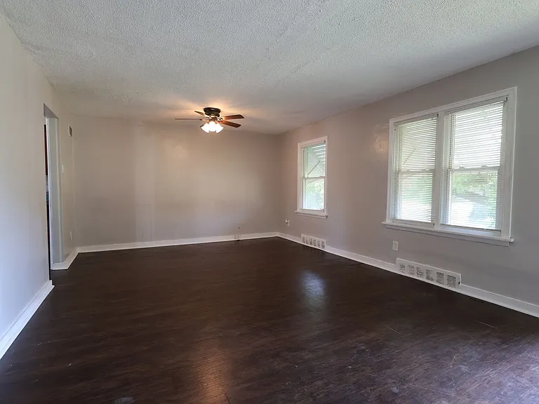 418 N Dade Ave — Photo 3