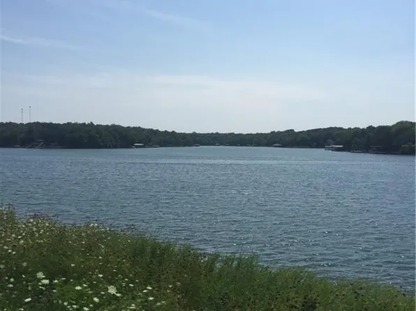 9 NE Fishing Lake Dr, Mound City, KS 66056