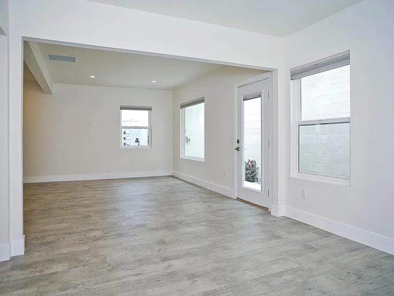 135 Standard St #C — Photo 8