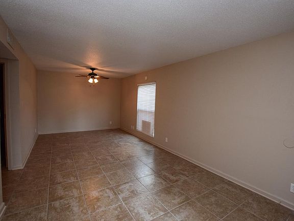 2nd image of 2314 Lake St