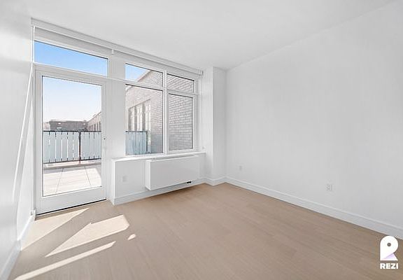 5th image of 3620 Steinway St APT 623