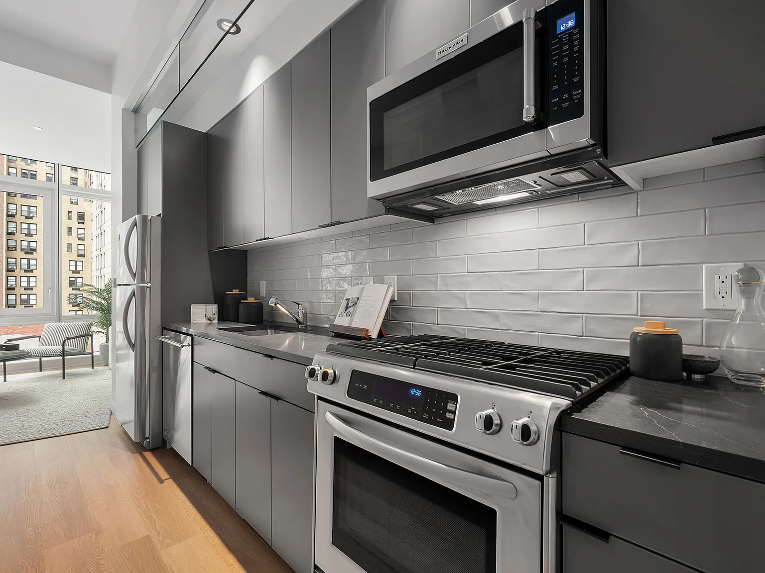 306 West 48th Street — Photo 4