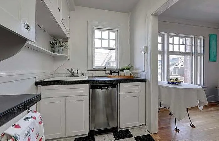 1811 NW Couch St — Photo 15
