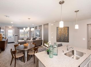 8052 Abercrombie Ln, Woodbury, MN 55129