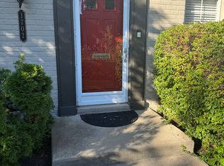 1702 Graefield Rd, Birmingham, MI 48009