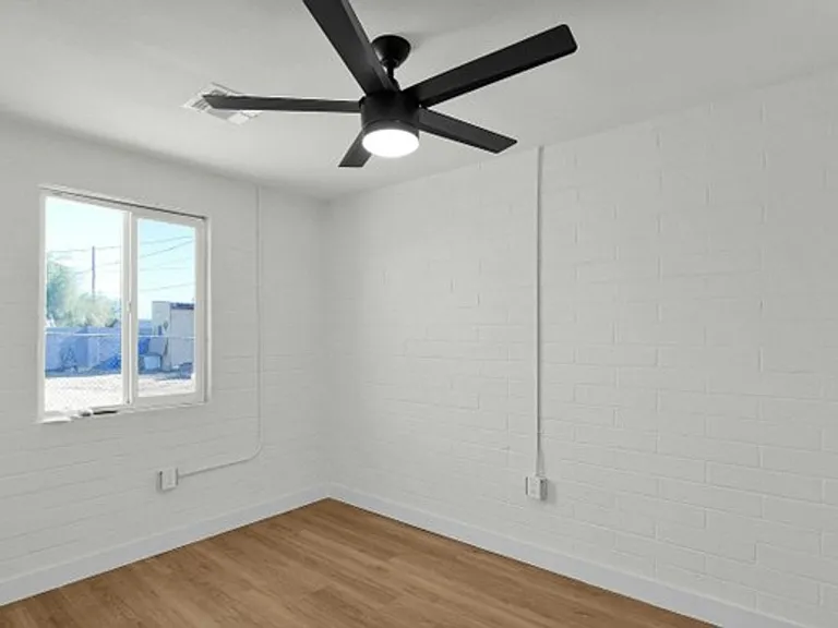 Newly Renovated 2 Bedroom, 1 Bath, with Stainless Appliances! — Photo 16