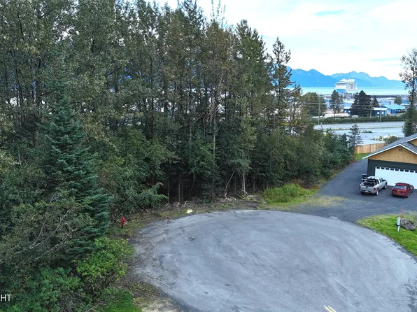 1810 Parks Pl, Seward, AK 99664