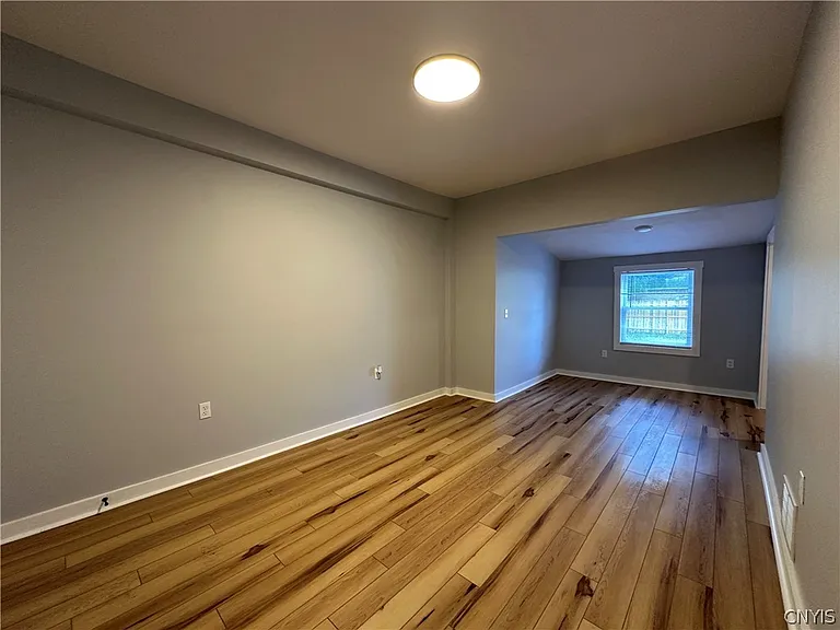 128 Caroline Ave — Photo 13