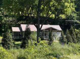 2426 Arnoldsburg Rd, Spencer, WV 25276