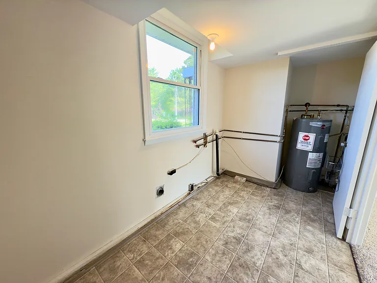 222 Yorktown Rd — Photo 33