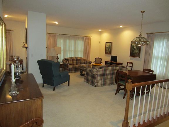 Spacious living room