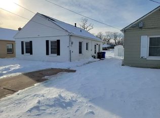 369 30th St SE, Cedar Rapids, IA 52403