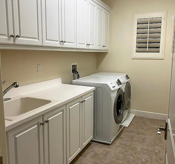 3159 E Phillips Ct — Photo 15