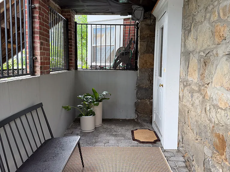 2 Madison Ave #1 — Photo 1