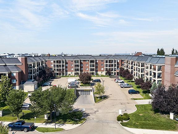2nd image of 300 Palisades Way #123