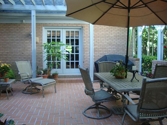 2nd image of 1221 Bridgewater Walk