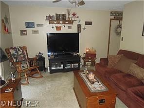 4th image of 436 Honey Ln