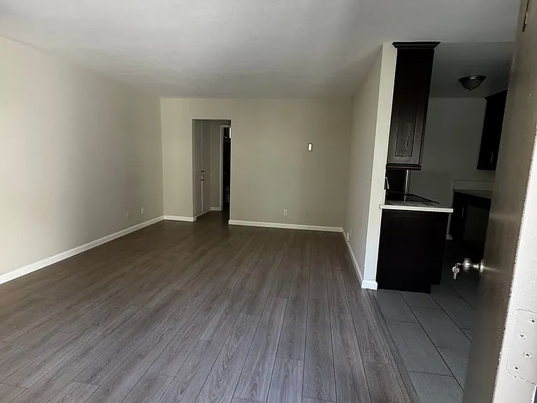 4560 North Ave — Photo 3