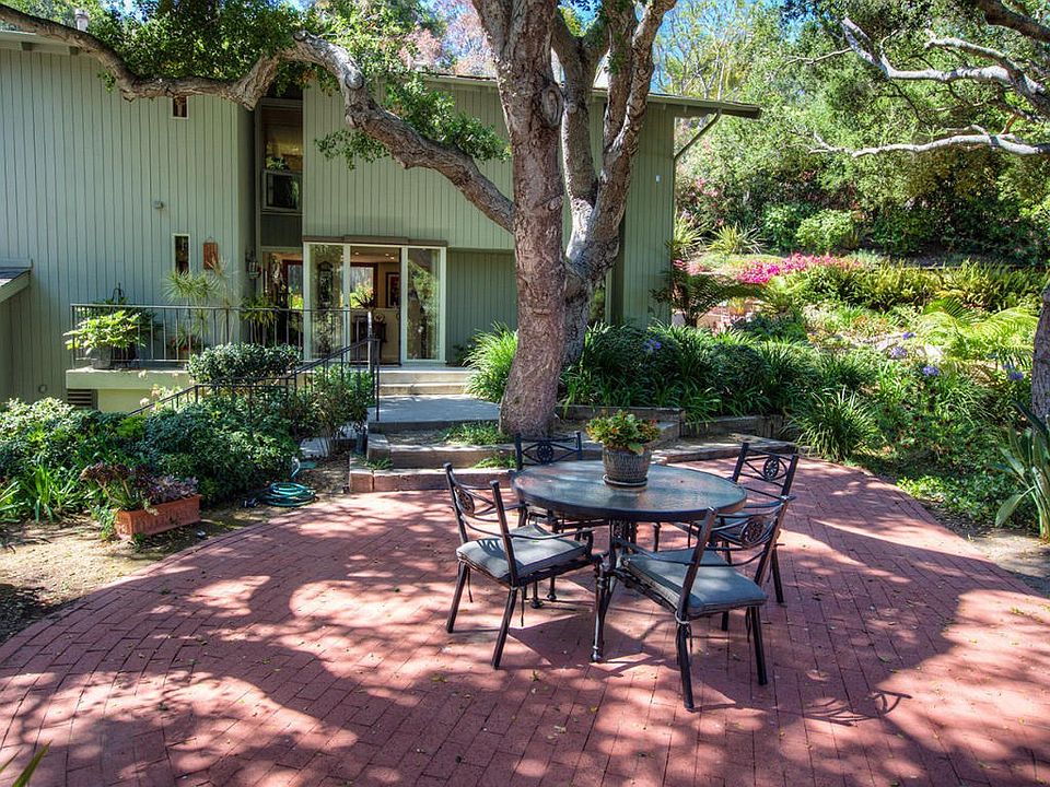 Charming front patio