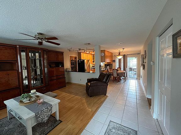 2nd image of 2572 Elderberry Dr