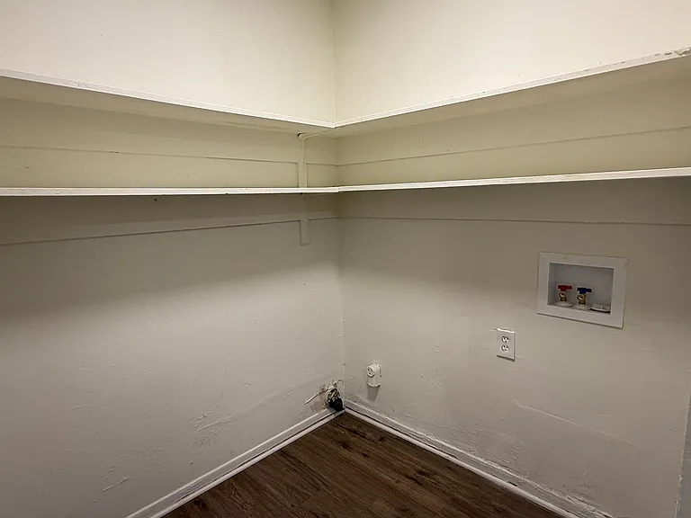 544 Blendwood Dr — Photo 5