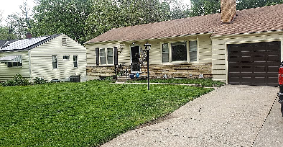 2nd image of 8529 Sleepy Hollow Rd