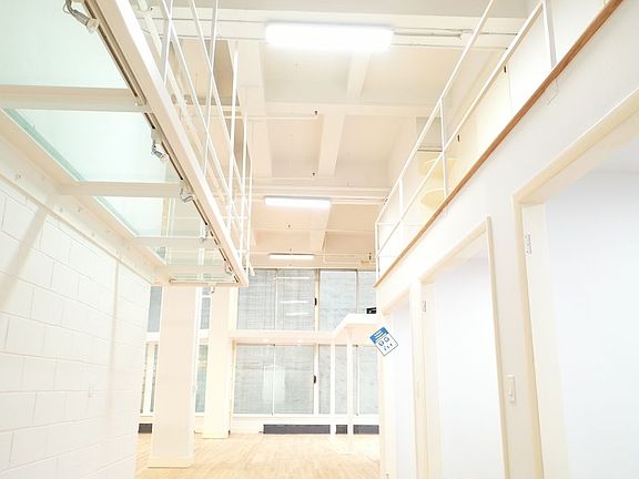 4th image of 119 W 22nd St APT 1
