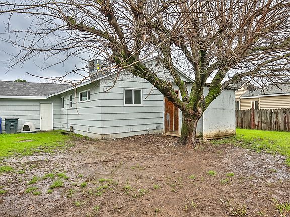 3rd image of 2729 Connie Dr
