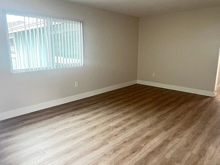 Upstairs 2 Bed 1 Bath in La Habra, Fully Renovated! 1 Car Garage Included! — Photo 17