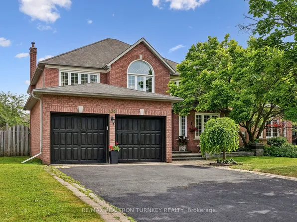638 Gagnon Pl, Newmarket, ON L3X 1V8