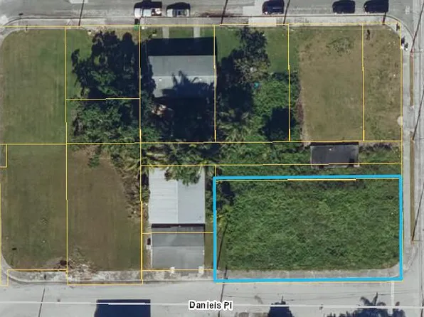 * Daniel Place, Pahokee, FL 33476