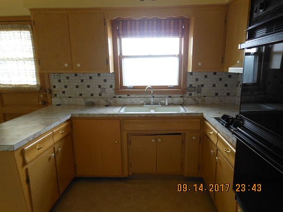 5th image of 9211 S Turner Ave