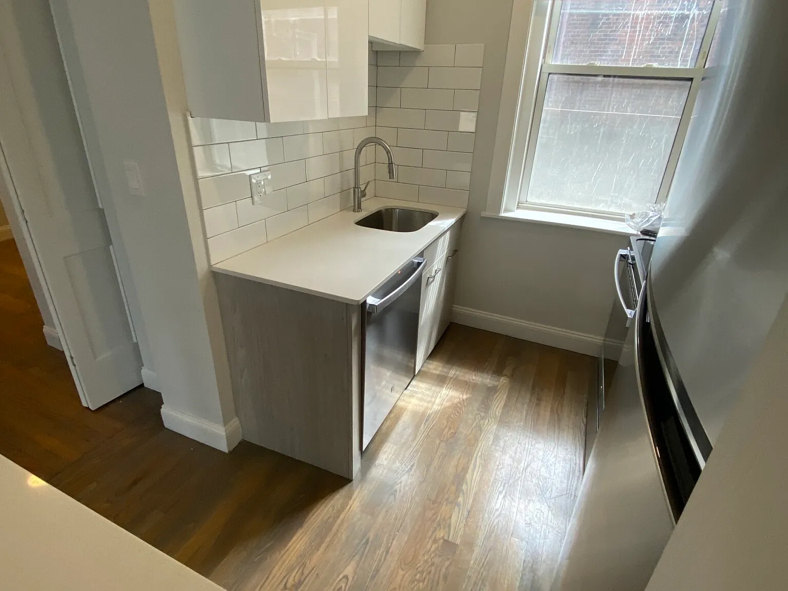 1 bed, 999 sqft, $2,800 — Photo 3